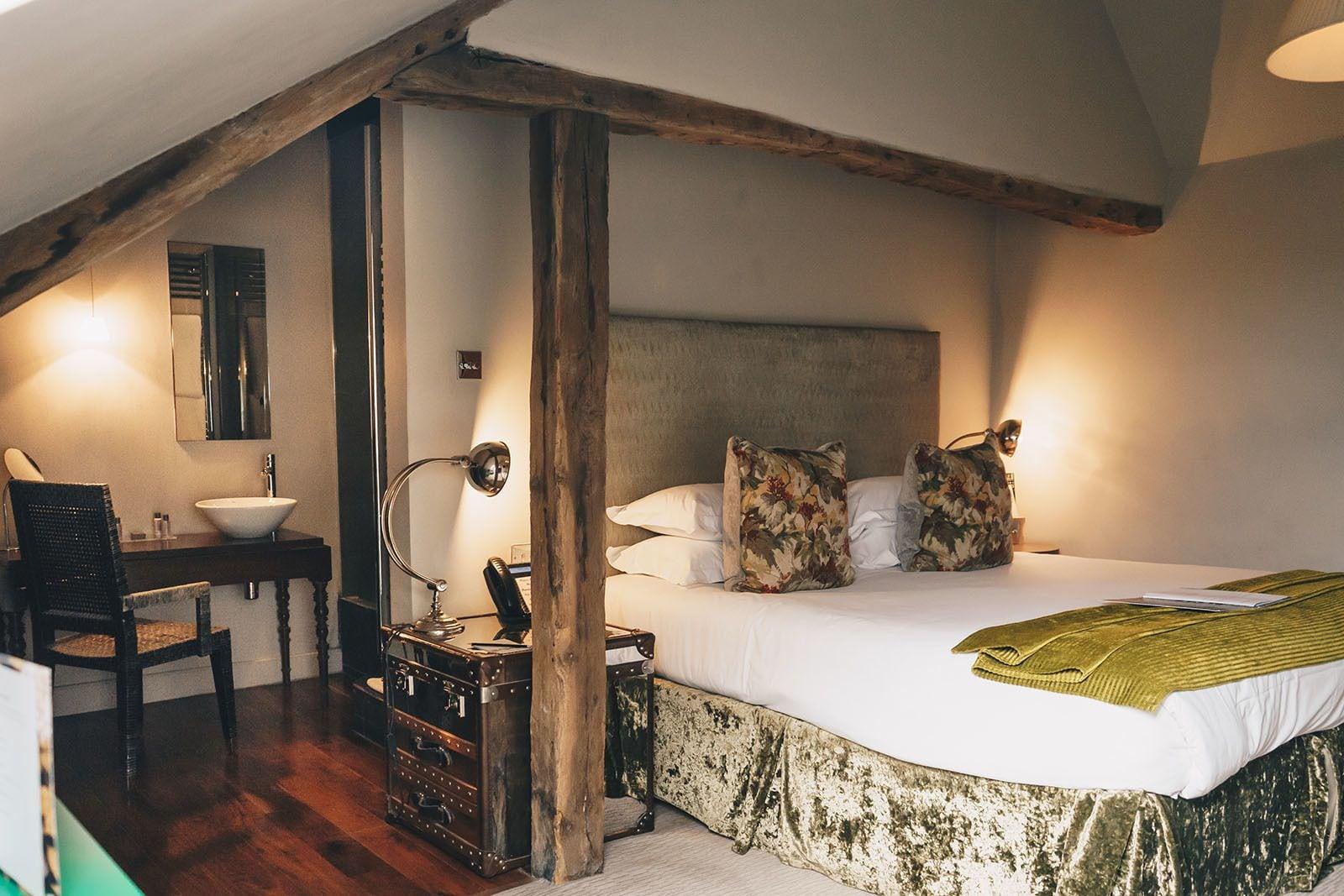 Oddfellows & 4*